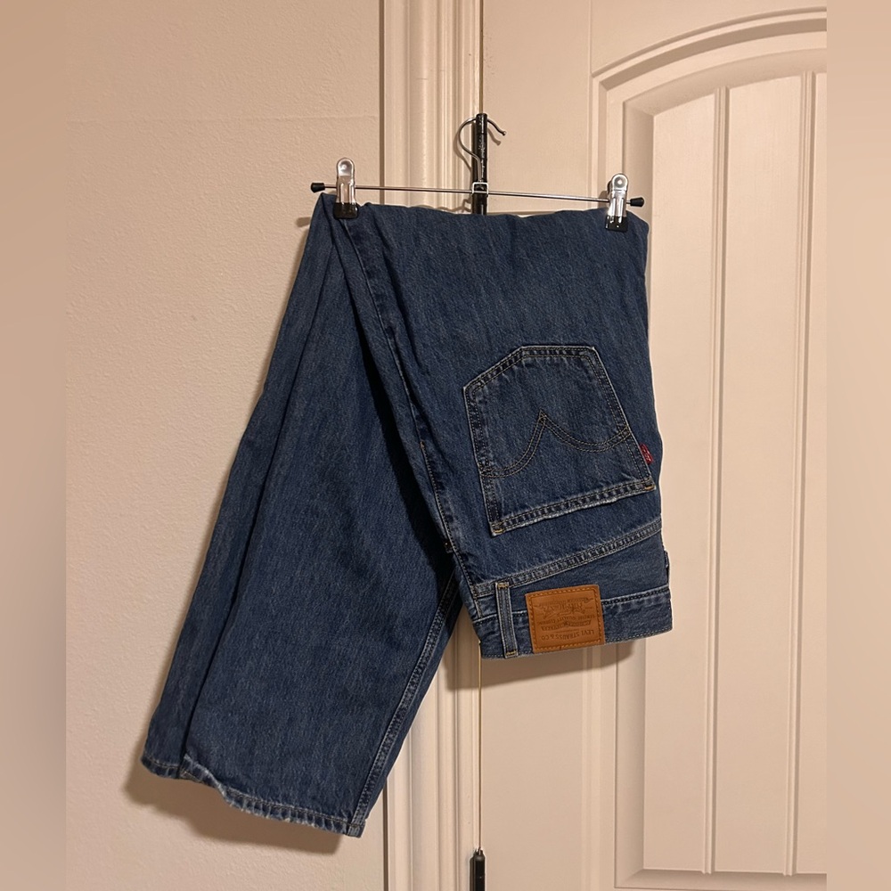 Levi’s dad jean, size 29, never worn
